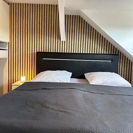Schoenes City-Apartment Mit 2 Schlafzimmer, Parkplatz, Ruhig Und Hell, D46-Dg Ольденбург Экстерьер фото