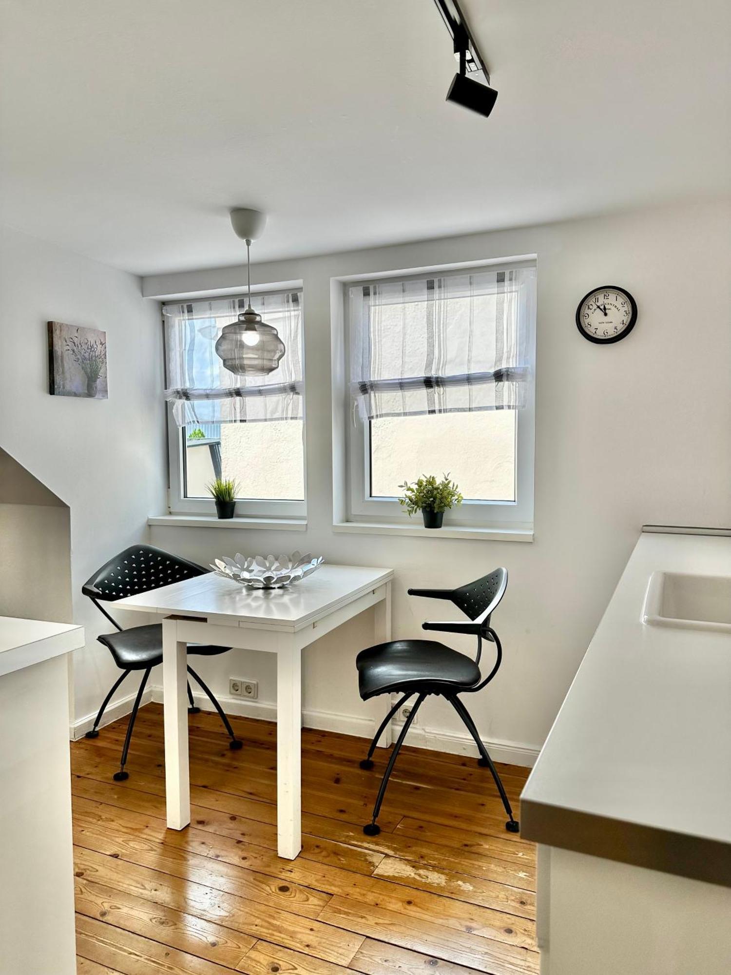 Schoenes City-Apartment Mit 2 Schlafzimmer, Parkplatz, Ruhig Und Hell, D46-Dg Ольденбург Экстерьер фото