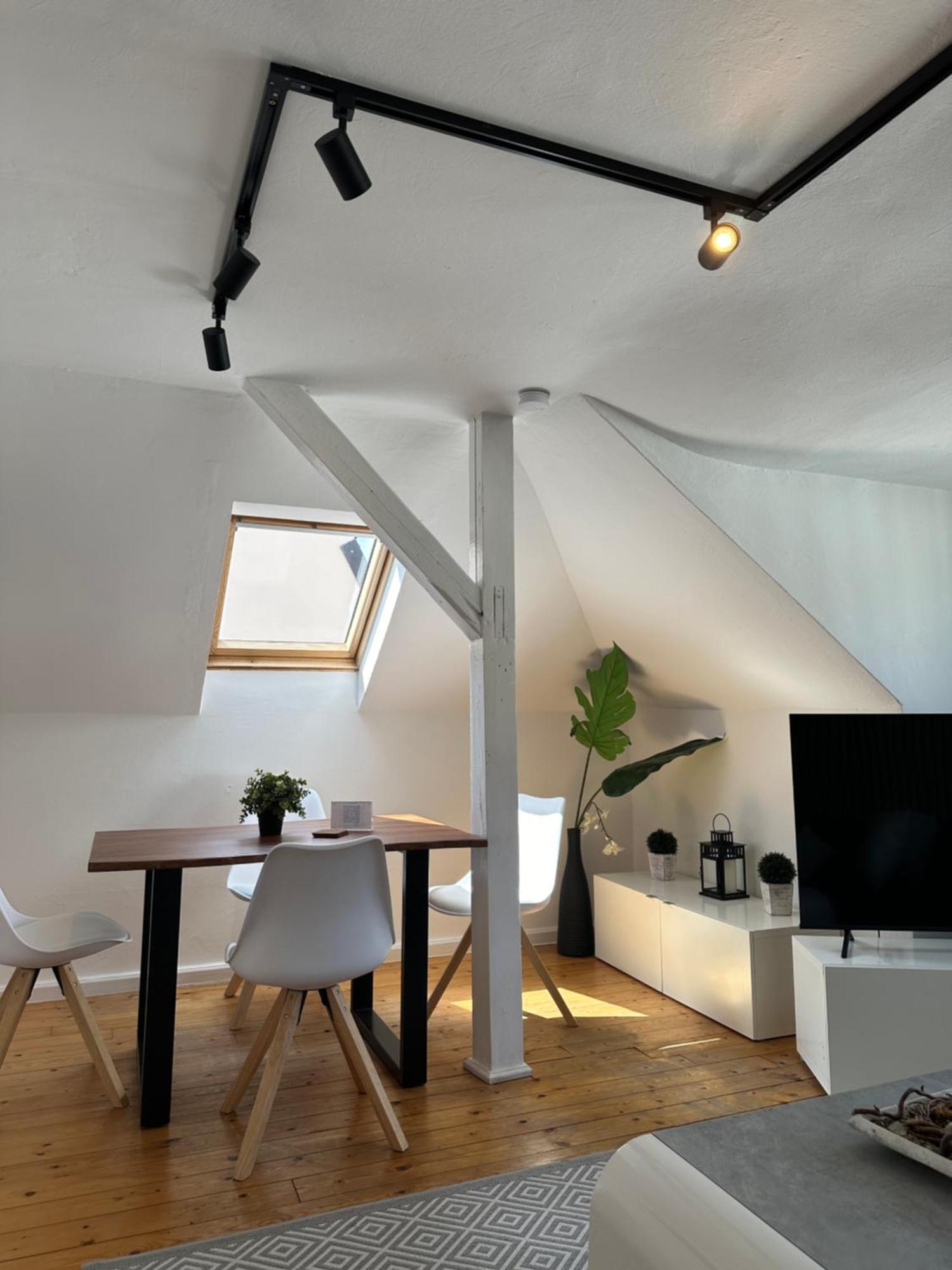 Schoenes City-Apartment Mit 2 Schlafzimmer, Parkplatz, Ruhig Und Hell, D46-Dg Ольденбург Экстерьер фото